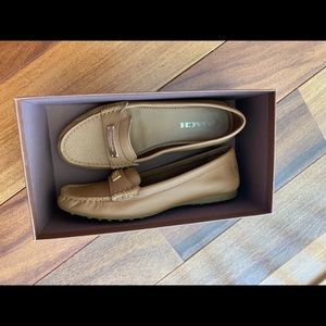 Shoes, flats, loafers.